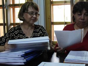 Dosarele cu semnăturile de susţinere a iniţiativei civice de transfer al parcului Şipote