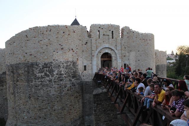 Doar în luna august, la Cetatea de Scaun a Sucevei au fost aici circa 20.000 de vizitatori