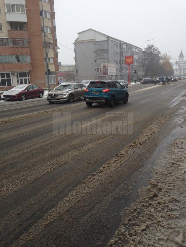 22 de maşini de intervenţie la deszăpezire, scoase pe străzile Sucevei