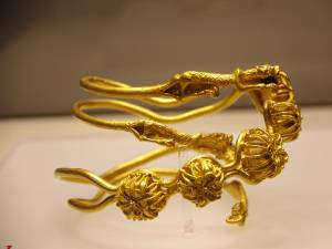 Obiecte din expoziţia „Aurul şi argintul antic al României", de la Muzeul de Istorie