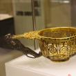 Obiect din expoziţia „Aurul şi argintul antic al României”, de la Muzeul de Istorie