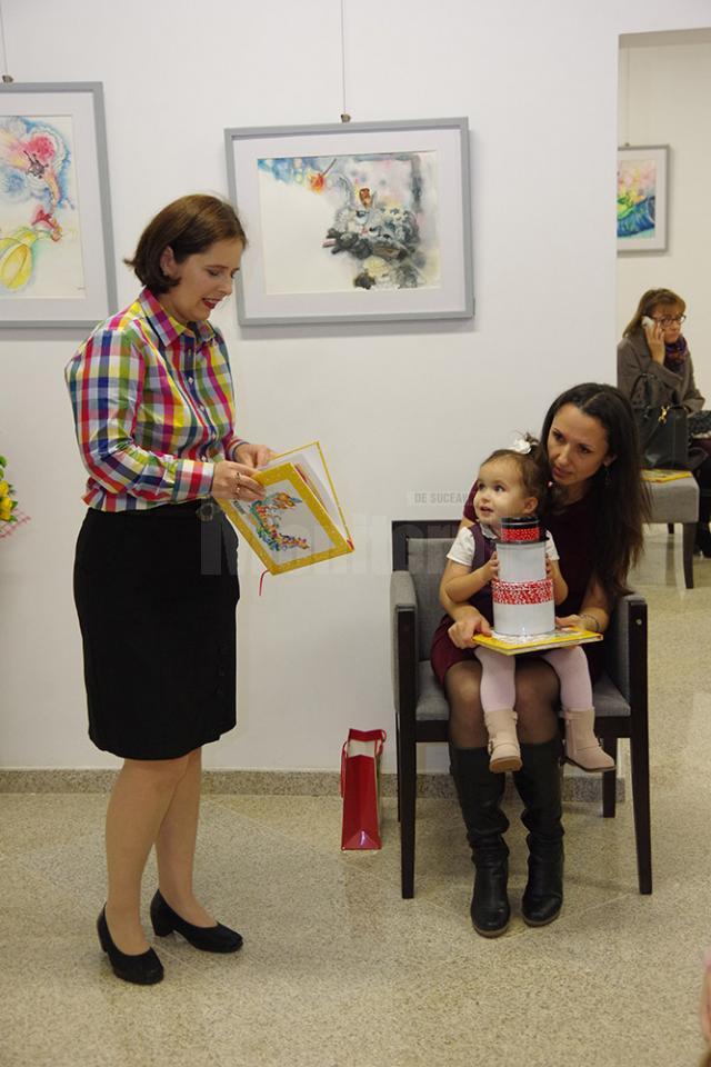 Artista plastică Ana-Maria Ovadiuc a lansat cartea pentru copii „Trei pisici şi un ghem pătrat”