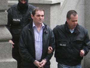 Mihai Necolaiciuc a şi fost ridicat cu mandat de poliţiştii constănţeni, de la domiciliu, urmând să fie transferat la Penitenciarul Poarta Albă din Constanţa. Foto: ZiuaNews.ro