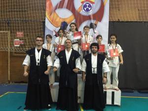 Sucevenii s-au întors cu şase medalii de la campionatul naţional de isshinryu