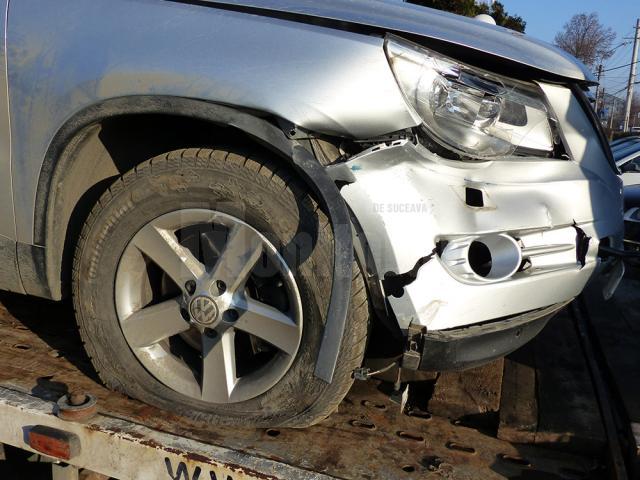 Autoturismul VW Tiguan a fost avariat în partea din dreaptă față în urma incidentului