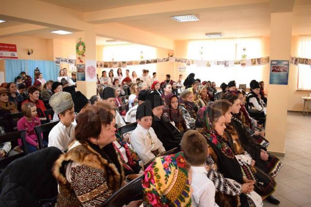 „Caravana TinerActiv”, revistă de reportaje despre activitățile tinerilor din Ciumârna