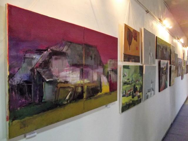 Vernisajul expoziţiei cu lucrările realizate în „Tabăra de pictură” de la Cacica