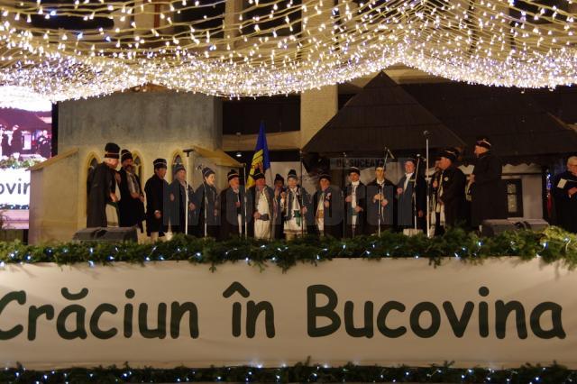 Festivitatea de deschidere a luminilor în bradul de Crăciun din centrul Sucevei