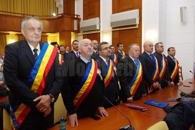 ÎPS Pimen a binecuvântat şedinţa solemnă a Consiliului Judeţean Suceava, de Ziua Bucovinei