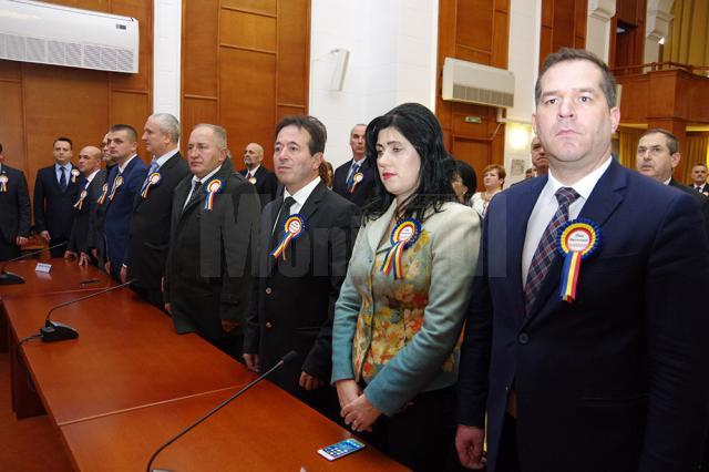 ÎPS Pimen a binecuvântat şedinţa solemnă a Consiliului Judeţean Suceava, de Ziua Bucovinei