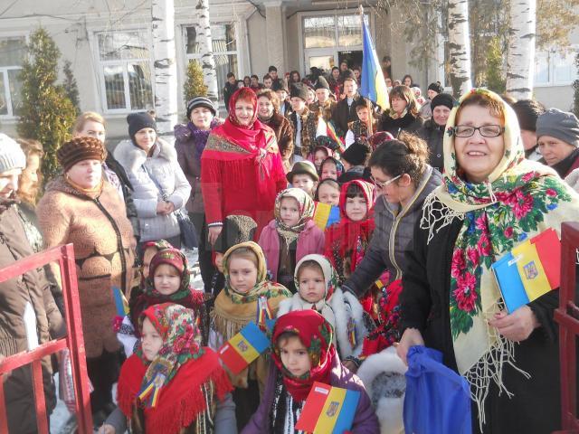 Moldovița, în straie de sărbătoare de Ziua Națională a României