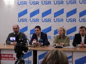 Nicuşor Dan a venit la Suceava pentru a-i susţine pe candidaţii USR pentru alegerile parlamentare