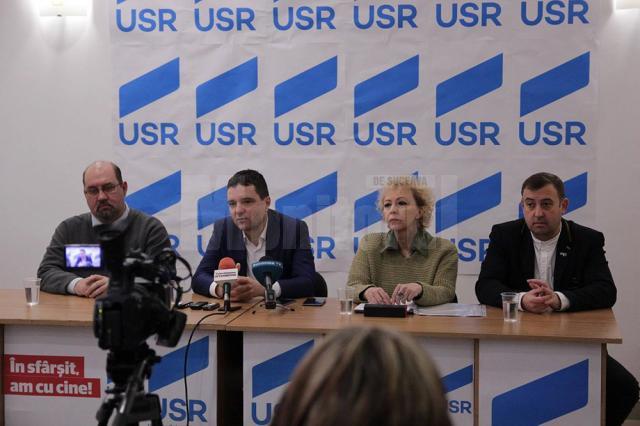 Nicuşor Dan a venit la Suceava pentru a-i susţine pe candidaţii USR pentru alegerile parlamentare