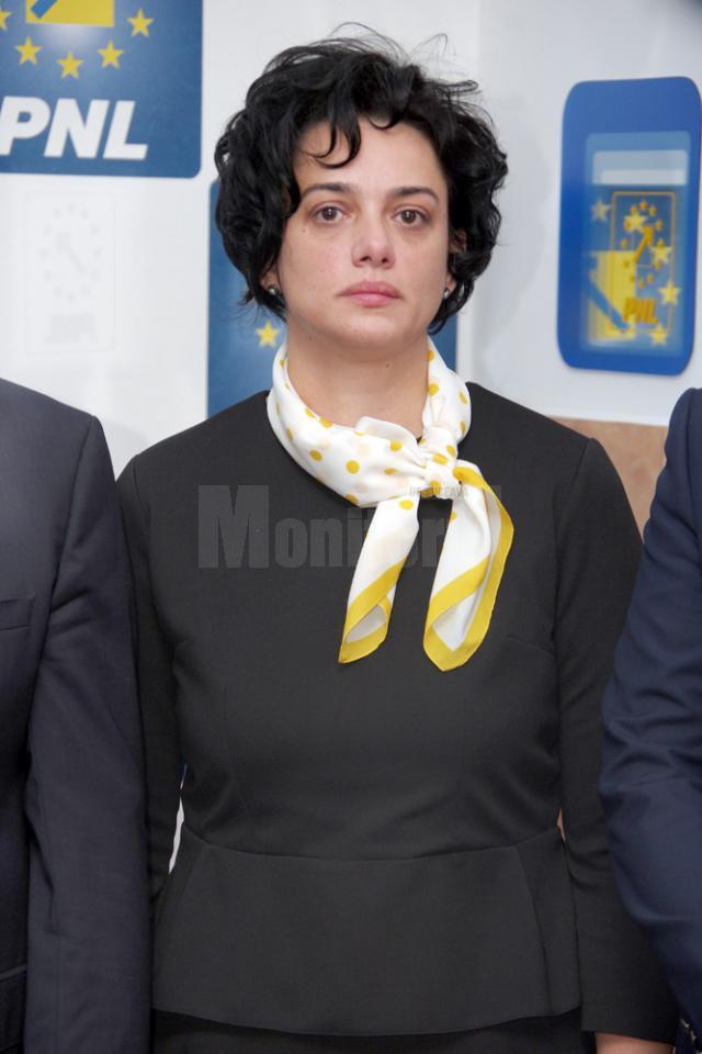 Angelica Fădor candidează de pe locul doi pe lista PNL Suceava pentru Camera Deputaţilor