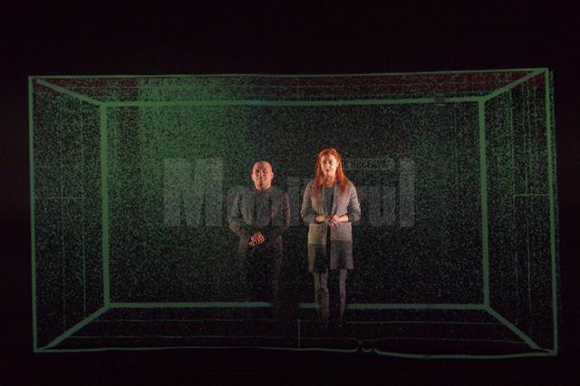 Efecte vizuale inedite îmbinate cu jocul actoricesc, la piesa de debut a Teatrului "Matei Vișniec" Suceava