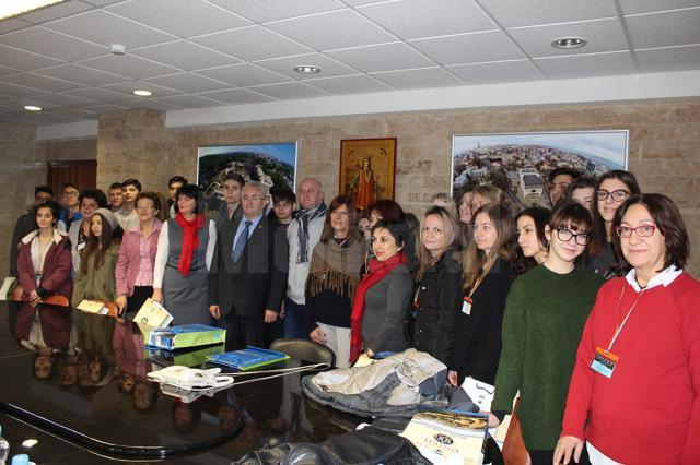 Elevi şi profesori din Turcia, Italia, Grecia şi Finlanda, în vizită la Primăria Suceava