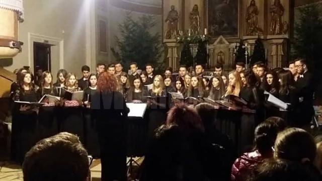Concertul de Crăciun al formaţiilor corale ale Colegiului de Artă „Ciprian Porumbescu” Suceava