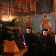 Paraclisul Mănăstirii Voroneț, neîncăpător pentru mulţimea de credincioşi care au dorit să-l cinstească pe Sfântul Daniil Sihastrul