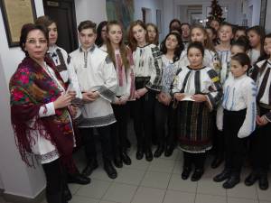 25 de elevi de la Școala Gimnazială Ilișești au colindat redacția Monitorului de Suceava