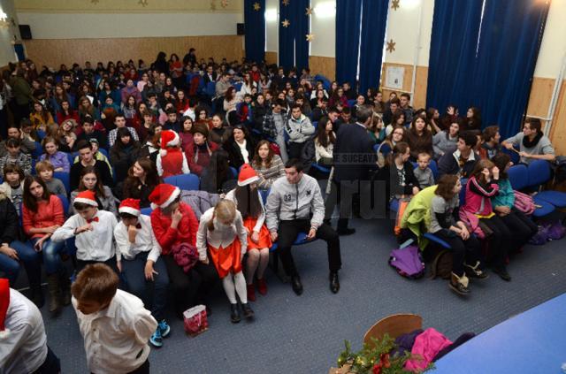 “La Hanul lui Moş Crăciun“, eveniment caritabil organizat de elevii Colegiului „Dragoş Vodă”