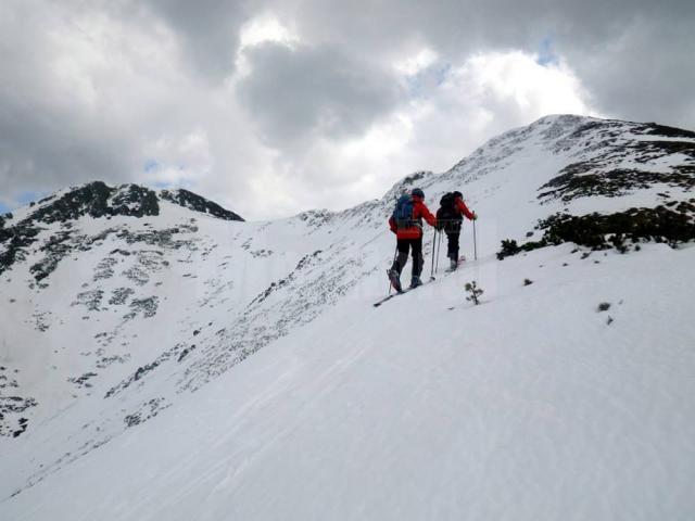 Iubitorii schiului de tură pot merge în masivul Călimani