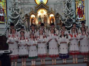 Biserica romano-catolică „Coborârea Duhului Sfânt” din Soloneţu Nou a fost gazda celei de a doua ediţii a „Festivalului Colindelor Bucovinene”