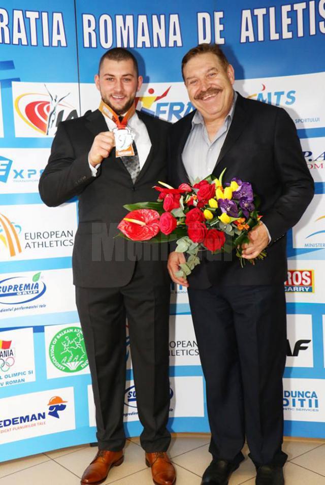 Andrei Gag, alături de antrenorul său, Ioan Zanfirescu