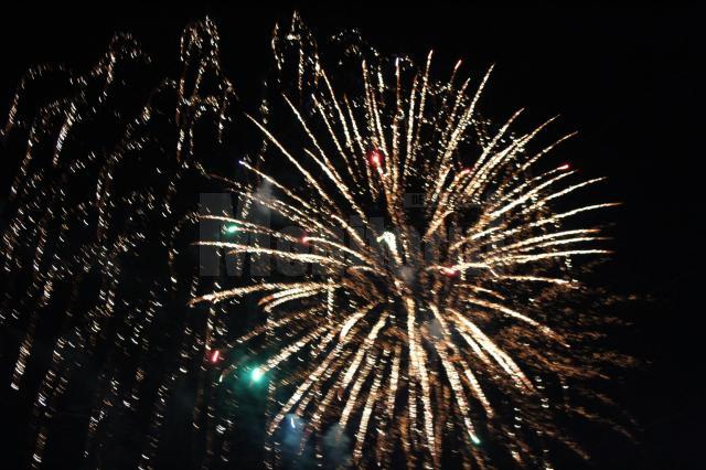 Spectaculos foc de artificii la trecerea in 2017