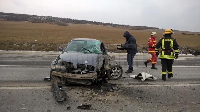 Autoturismul BMW implicat în accident