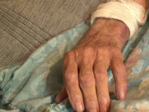 Un bătrân de 84 de ani a murit îngheţat în casă. Foto: stirileprotv.ro