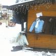 „Cuier” cu haine gratuite pentru persoanele nevoiaşe, în centrul municipiului Câmpulung Moldovenesc