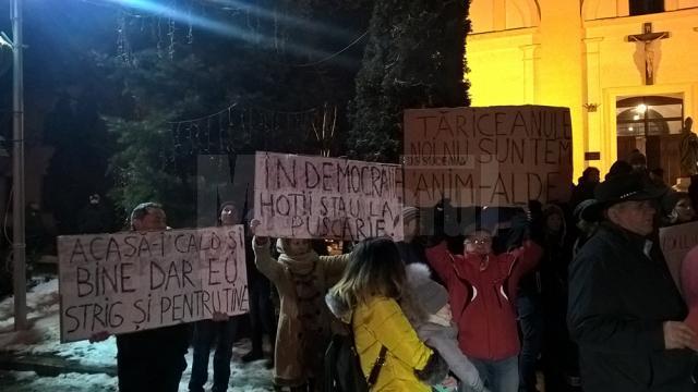 Protest timid, cu aproximativ 200 de suceveni, împotriva graţierii