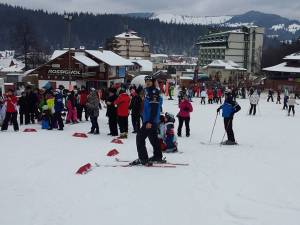 Jandarmii patrulează permanent pe pârtiile de schi