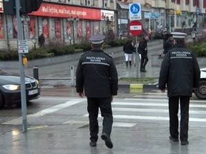 În 2016, poliţiştii locali din Suceava au aplicat 861 de amenzi, în valoare de aproape 100.000 de lei