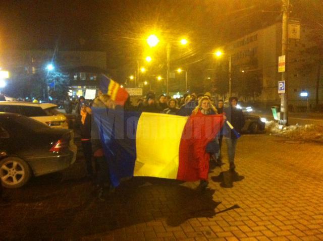 Peste 2.500 de persoane au protestat joi seara în municipiul Suceava