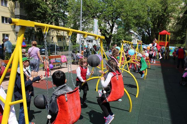 12 locuri de joacă moderne, în municipiul Suceava, anul acesta
