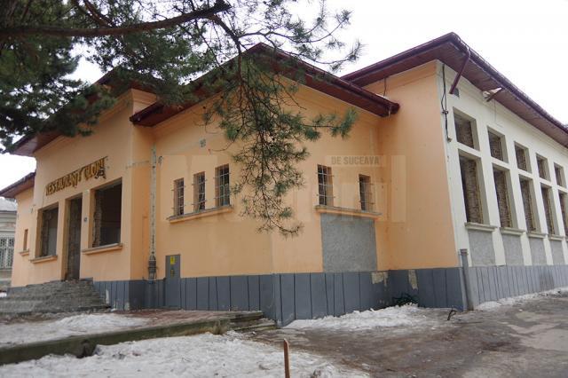 Noii proprietari au început demolarea complexului Gloria din Suceava
