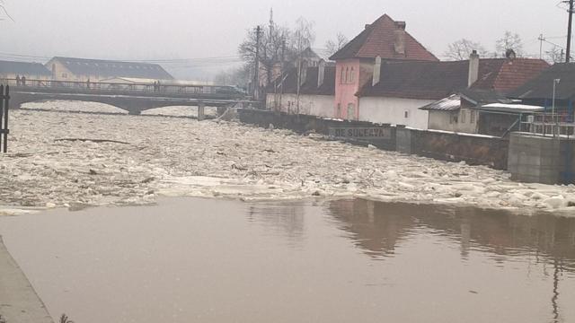 Vatra Dornei, afectată de inundaţii serioase