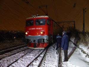 Locomotiva care a deraiat aseară, în jurul orei 17.00, în timp ce se pregătea să preia trenul IR Iaşi - Timişoara Nord