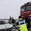 Un Logan al Poliţiei, făcut praf de trenul Bucureşti – Suceava
