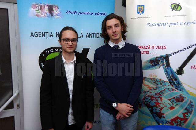 Doi elevi ai Colegiului „Eudoxiu Hurmuzachi”, pe podiumul competiţiei naţionale „Mesajul meu antidrog”