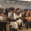 Caravana „10 pentru folclor” a adus cântec, joc şi voie bună la Căminul cultural din Sfântu Ilie