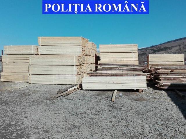 Peste 120 mc de material lemnos confiscat