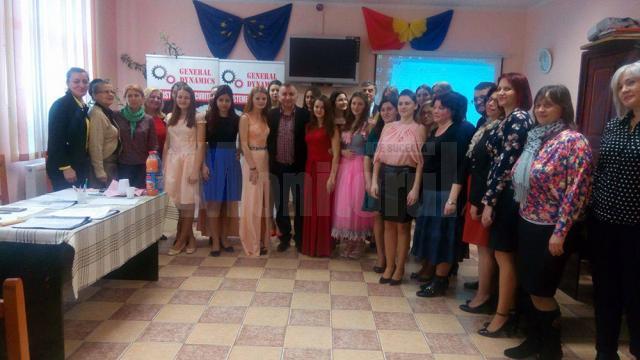 Concurs de creaţie vestimentară, la Liceul Tehnologic Dumbrăveni