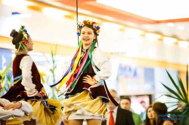 Momente artistice care au animat pauzele din concursul Miss şi Mister Bucovina 2017