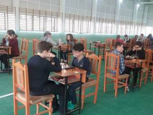 Liceul Tehnologic „Mihai Eminescu” din Dumbrăveni a găzduit cea de-a V-a ediție a concursului de şah Memorialul ,,Aurel Stellia”