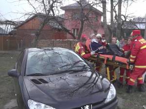 Bărbatul de 85 de ani a fost transportat la Spitalul Judeţean Suceava