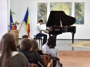Concurs de interpretare la pian „Tinere talente”, la Colegiul de Artă „Ciprian Porumbescu”