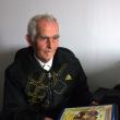 La 83 de ani, fostul profesor de biologie Vasile Tanasiciuc şi-ar dori ca „zestrea” , culegerile de texte şi imagini, să ajungă în bibliotecile şcolilor din Şerbăuţi şi Călinești