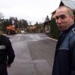 Şeful de post, comisarul Gheorghe Bălăcean, este acuzat de locuitorii comunei ca nu-şi duce la îndeplinire sarcinile de serviciu
